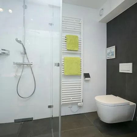 Traum Strandliebe Mit Meerblick, 3 Schlafzimmer, 2 Baeder Binz